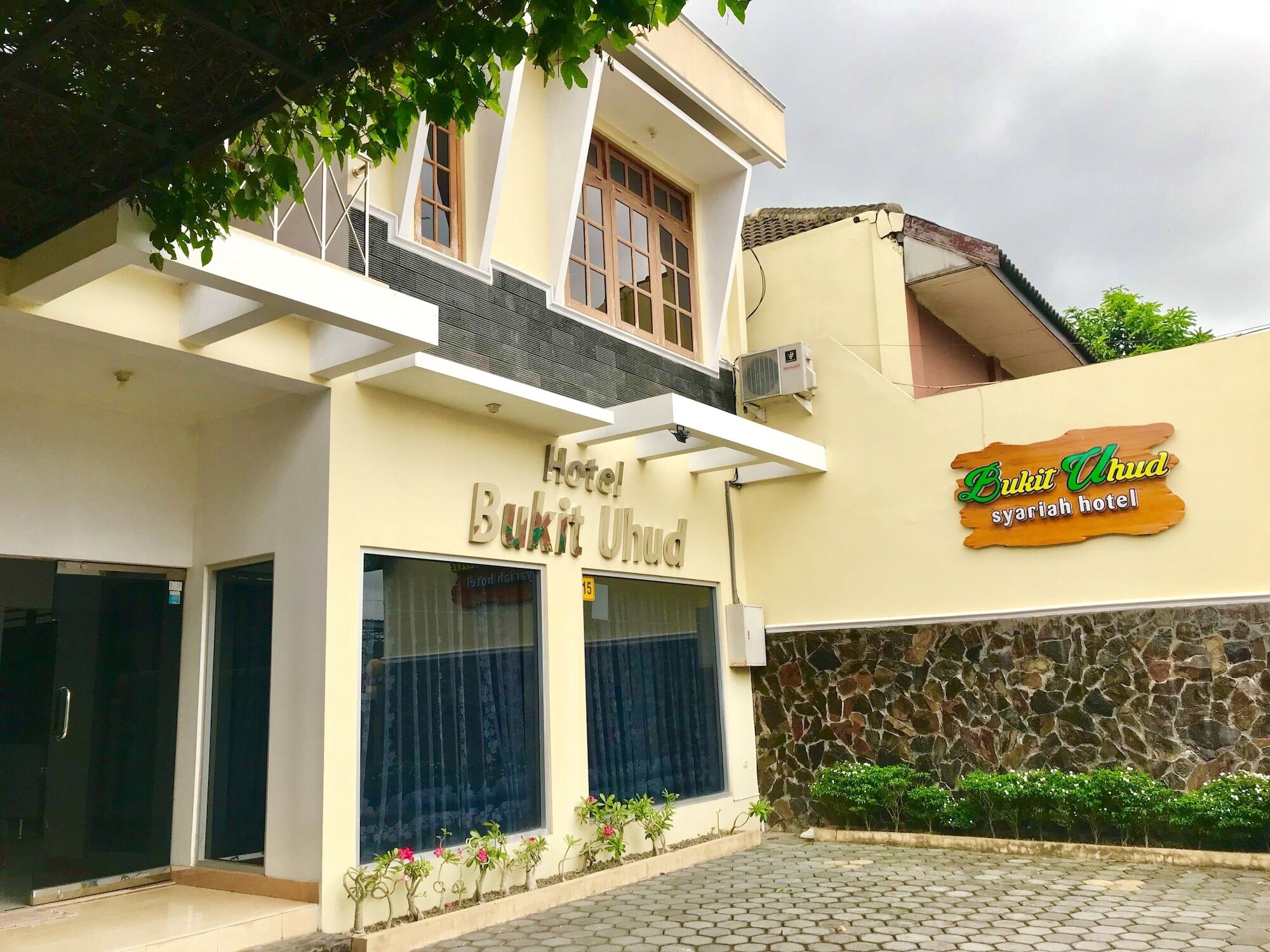 Hotel Bukit Uhud Yogyakarta Luaran gambar
